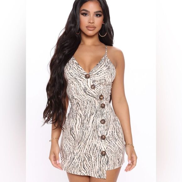 Fashion Nova Wild for the Weekend tan and black open back romper size large NWT - Picture 1 of 10